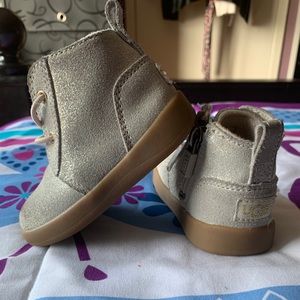 Worn Baby Ugg Kristjan Bootie gray sparkle
